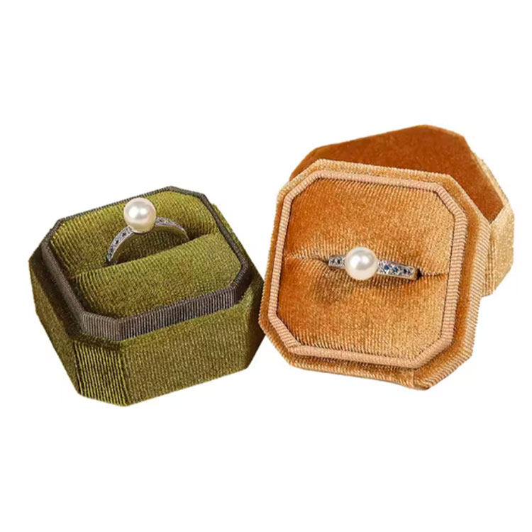 Waarom hebben we harde materialen nodig voor de elegante ringbox voor bruiloft?